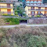A Due Passi Dal Con Box * Dorio