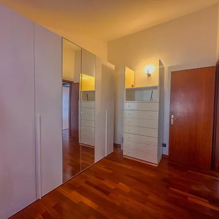 A Due Passi Dal Con Box * Dorio