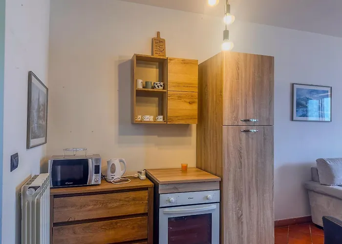 A Due Passi Dal Con Box