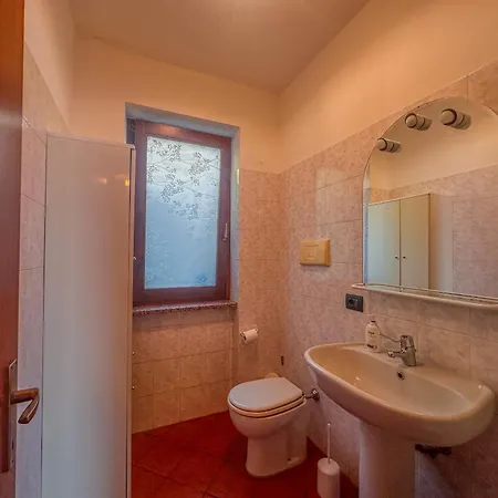 Apartment A Due Passi Dal Con Box Dorio