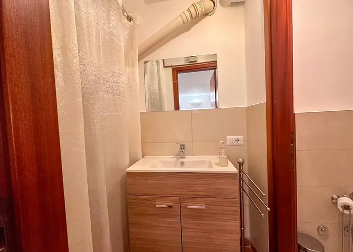 Apartment A Due Passi Dal Con Box *