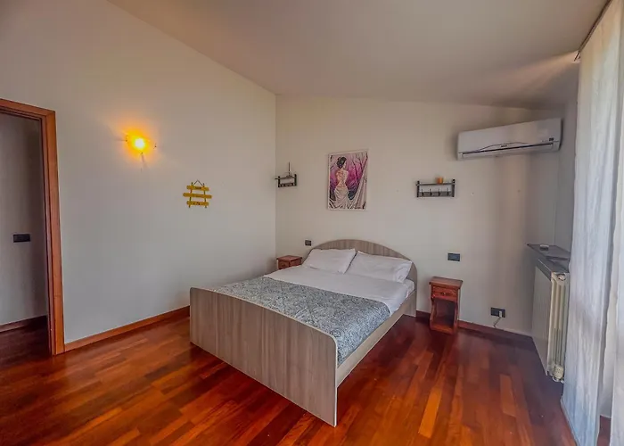 A Due Passi Dal Con Box *